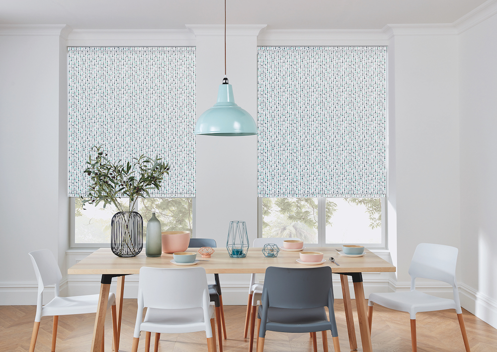 Patterned roller blind